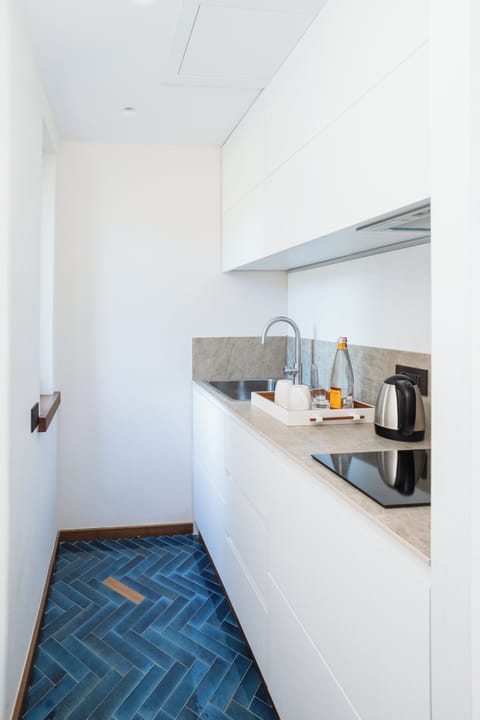 Rovigliano Apartment - La Villa | Private kitchen | Electric kettle
