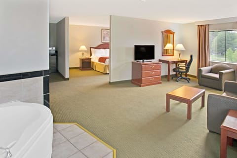 Deluxe Room, 1 King Bed, Non Smoking (Business) | Iron/ironing board, cribs/infant beds, free WiFi, bed sheets