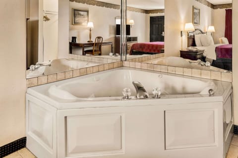 Free cribs/infant beds, rollaway beds, free WiFi