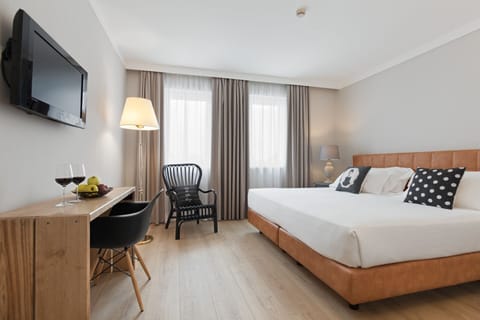 Minibar, in-room safe, desk, soundproofing