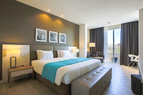 In-room safe, desk, blackout drapes, soundproofing