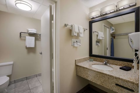 Combined shower/tub, deep soaking tub, free toiletries, hair dryer