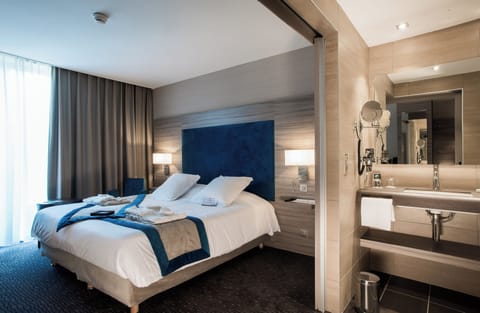 Superior Double Room | Desk, free WiFi, bed sheets