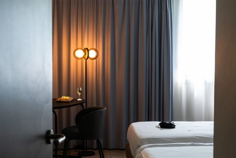 Standard Twin Room, 2 Twin Beds | Memory foam beds, in-room safe, desk, blackout drapes