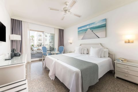 1 bedroom, desk, blackout drapes, free WiFi