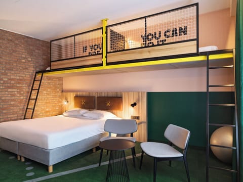 Club Family | In-room safe, desk, blackout drapes, iron/ironing board