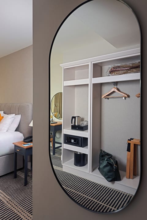 Deluxe Super King Room | Premium bedding, desk, laptop workspace, free WiFi