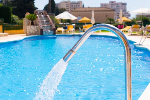 2 outdoor pools, sun loungers