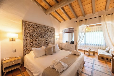 Comfort Double Room | Premium bedding, minibar, in-room safe, desk