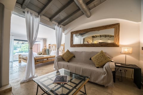 Suite for 2 people | Premium bedding, minibar, in-room safe, desk