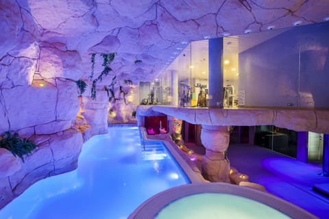 Sauna, hot tub, steam room, Turkish bath, hydrotherapy, facials