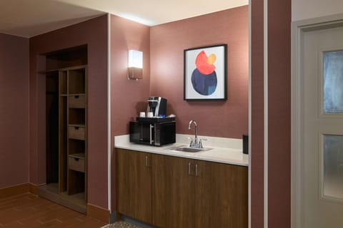 One King Bed, Non-Smoking, Accessible | Desk, laptop workspace, blackout drapes, iron/ironing board