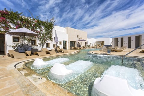 Sauna, hot tub, steam room, Turkish bath, body treatments, body scrubs