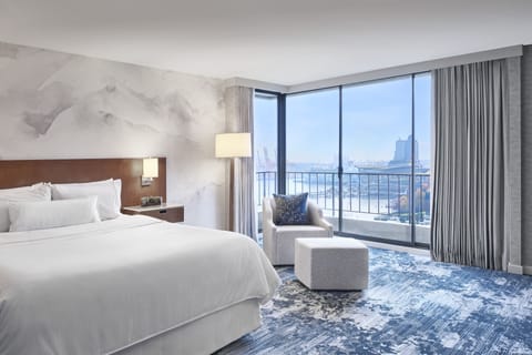 Premium Room, 1 King Bed, Marina View | Premium bedding, down comforters, in-room safe, desk