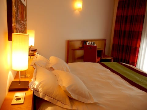 In-room safe, free cribs/infant beds, free WiFi, bed sheets