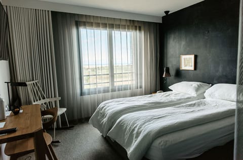 Superior Room | Premium bedding, in-room safe, desk, blackout drapes