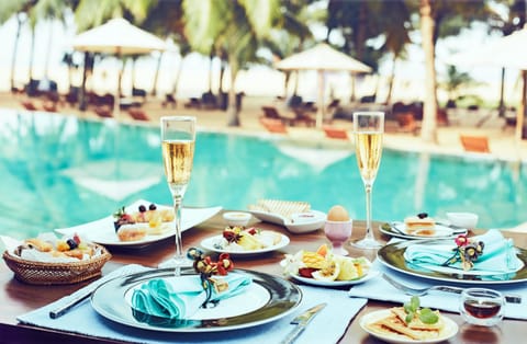 Poolside bar