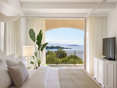 Deluxe Bungalow Side Sea View | Premium bedding, minibar, in-room safe, individually furnished