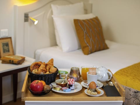 Standard Single Room | Select Comfort beds, free minibar items, in-room safe, blackout drapes