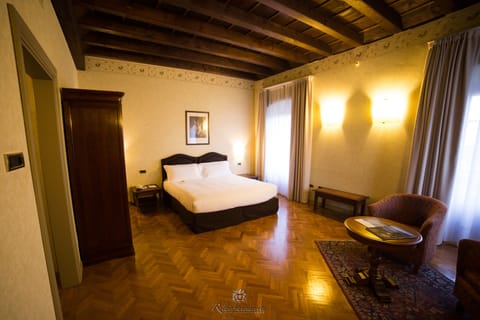 Family Suite, 2 Bedrooms, Fireplace, Tower | Minibar, in-room safe, free WiFi, wheelchair access