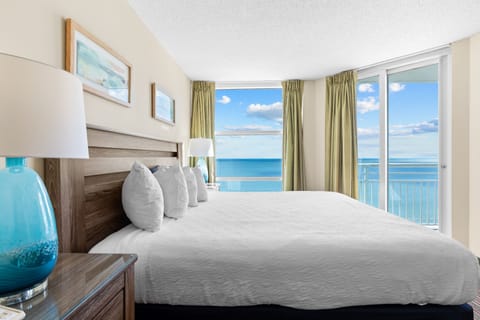 Standard Condo, 3 Bedrooms, Oceanfront | Free cribs/infant beds, bed sheets