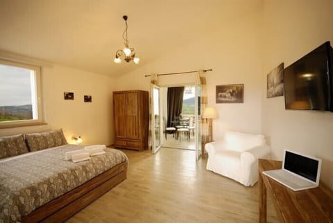 Suite | Premium bedding, down comforters, desk, iron/ironing board