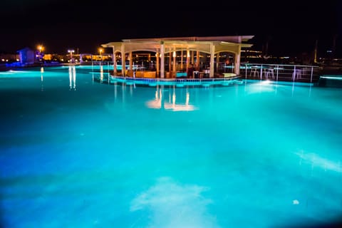 Poolside bar