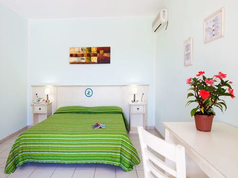 Superior Double Room | Desk, blackout drapes, cribs/infant beds, free WiFi