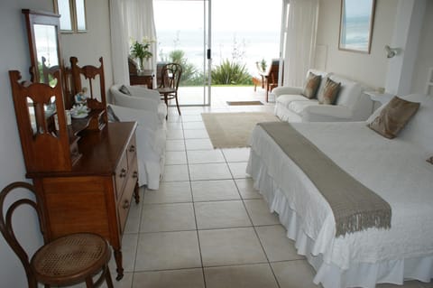 White Sands (21) | Minibar, in-room safe, iron/ironing board, free WiFi