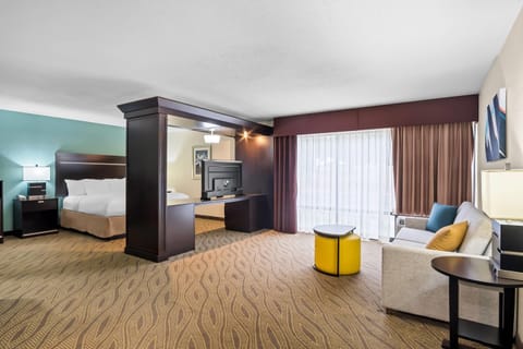 Desk, iron/ironing board, free cribs/infant beds, free WiFi