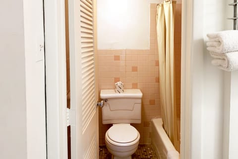 Free toiletries, towels