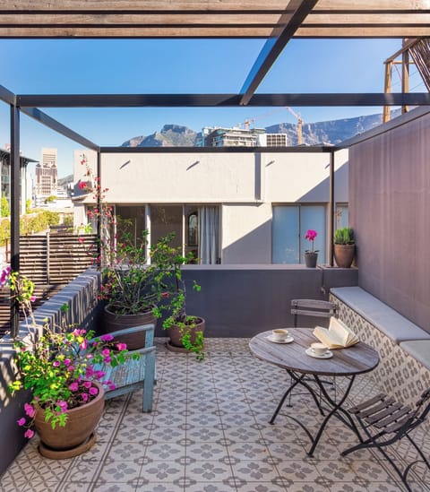 Room (4) | Terrace/patio