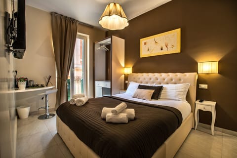 Superior Double Room, 1 Double Bed | Premium bedding, minibar, in-room safe, desk