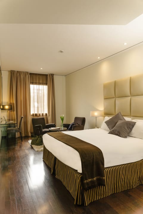 Superior Double Room | Premium bedding, in-room safe, desk, blackout drapes