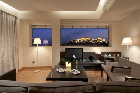 Grand Suite (Acropolis View) | Egyptian cotton sheets, premium bedding, minibar, in-room safe