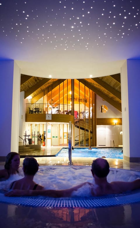 Sauna, hot tub, steam room, body treatments, hydrotherapy