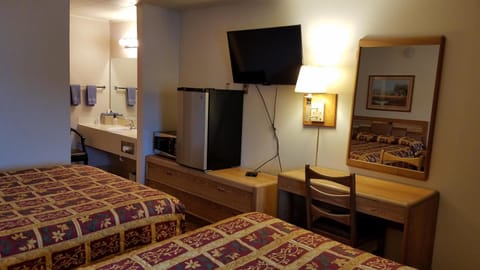 Desk, free WiFi, bed sheets