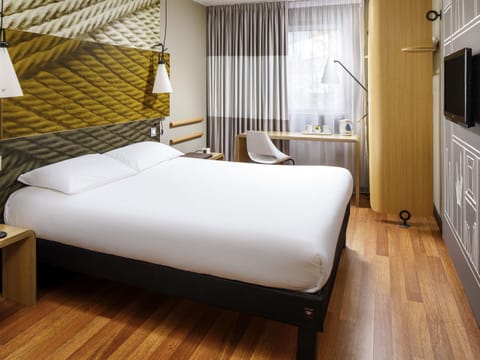 In-room safe, desk, iron/ironing board, free WiFi