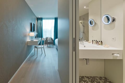 In-room safe, desk, laptop workspace, blackout drapes