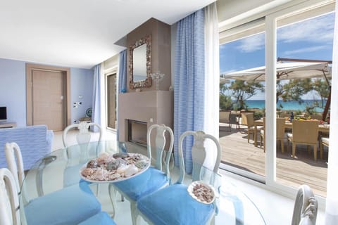 Villa, 3 Bedrooms | Living area | Flat-screen TV, fireplace