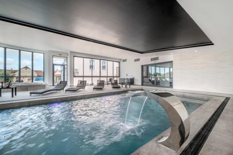 Indoor pool, 2 outdoor pools, sun loungers
