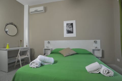 Desk, soundproofing, cribs/infant beds, free WiFi