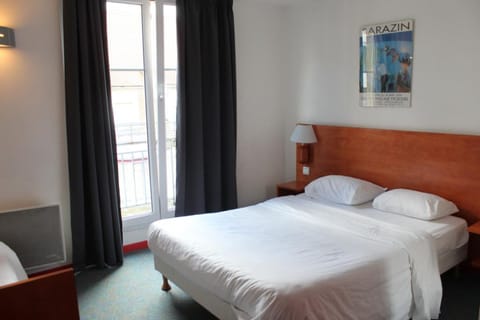 Soundproofing, free WiFi, bed sheets