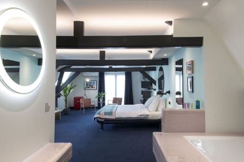 Double Room (Large, only accessible by stairs) | Minibar, in-room safe, desk, free cribs/infant beds