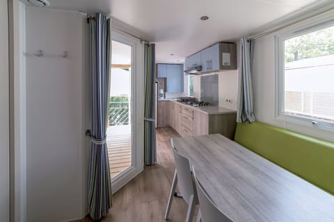 Mobil Home Confort 5 persons | Soundproofing, iron/ironing board, free WiFi, bed sheets