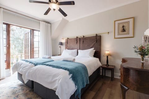 Standard Room | Individually decorated, individually furnished, blackout drapes