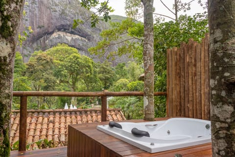 Luxury Suite | Private spa tub