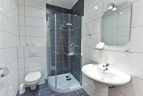 Double or Twin Room | Bathroom | Shower, free toiletries, hair dryer, towels