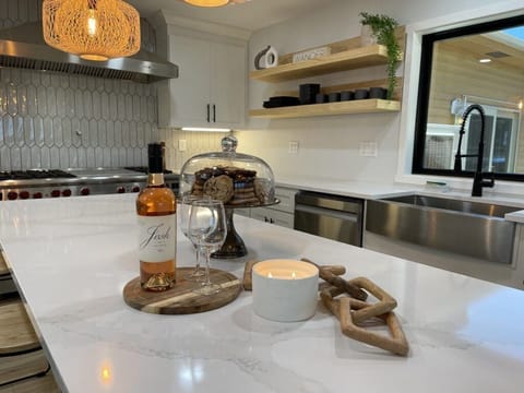 Luxury Villa | Free WiFi, bed sheets