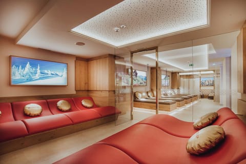 Steam room, body treatments, massage/treatment rooms